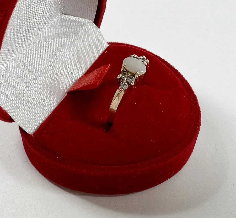 ciekawy-zloty-pierscionek-proby-585-r-14-stan-uzywany