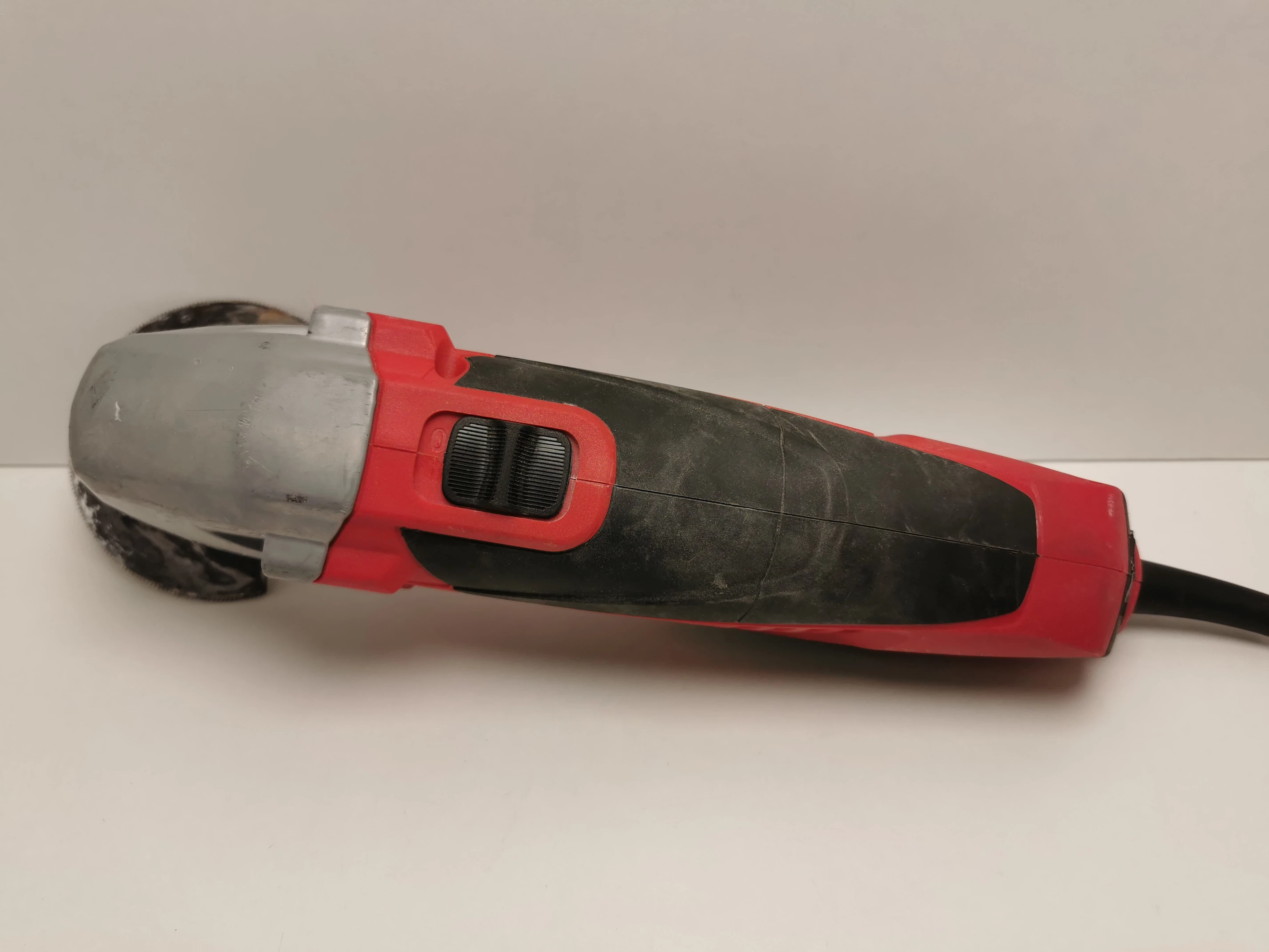 multiszlifierka-einhell-tc-mg-220-e-rodzaj-zasilania-sieciowe