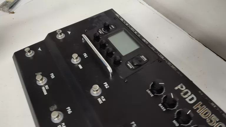 PROCESOR MULTIEFEKT LINE 6 POD HD500X +TORBA