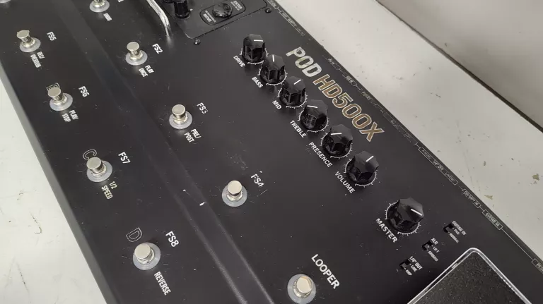 PROCESOR MULTIEFEKT LINE 6 POD HD500X +TORBA