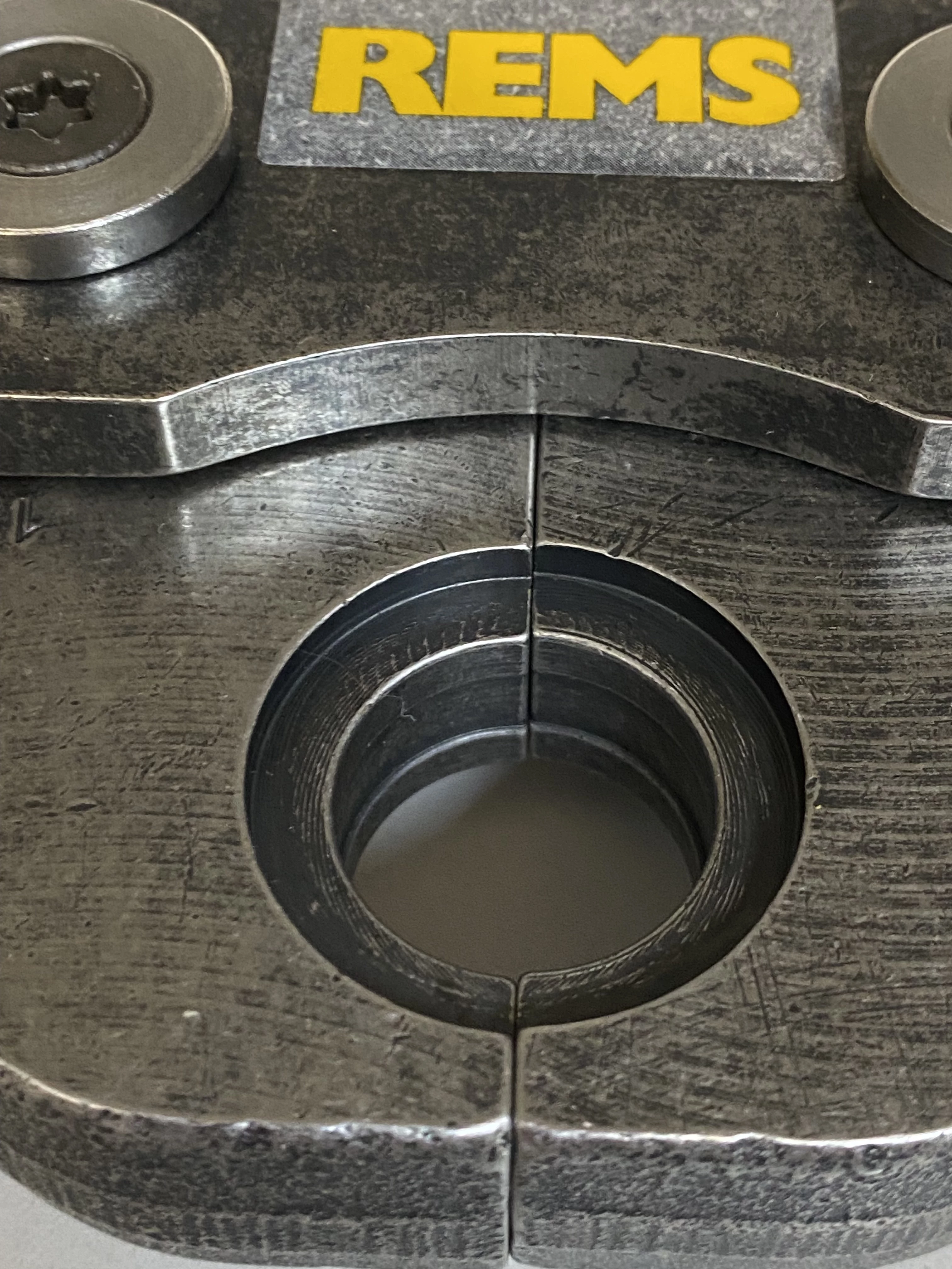 szczeka-rems-vp20-570915-marka-rems