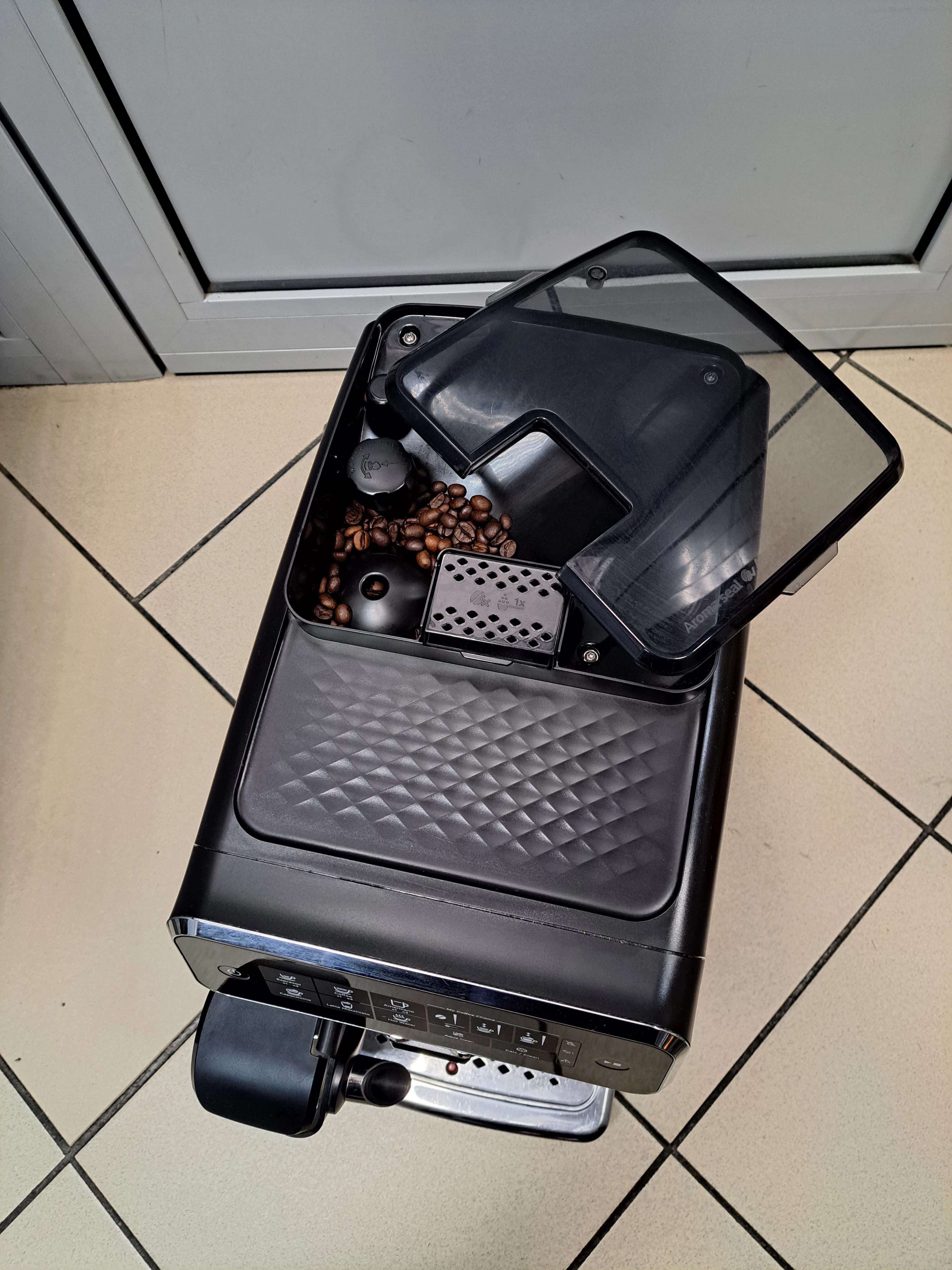 ekspres-cisnieniowy-philips-lattego-3200-ep32415-kolor-dominujacy-czarny