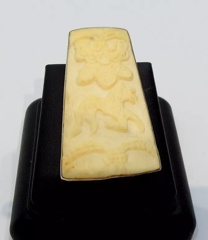 srebrny-wisiorek-i-rzezbienia-z-kosci-prp925-marka-226434-990037