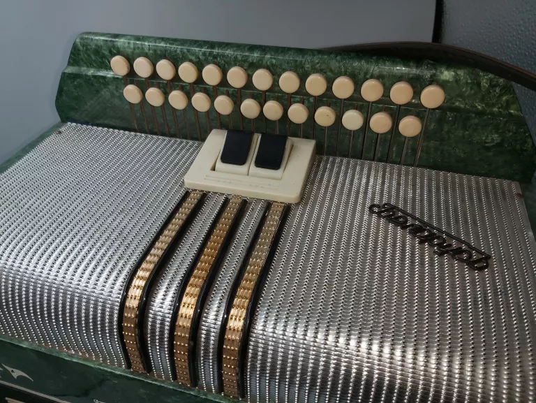 akordeon-belarus-bialorus-okazja-marka-bez-marki