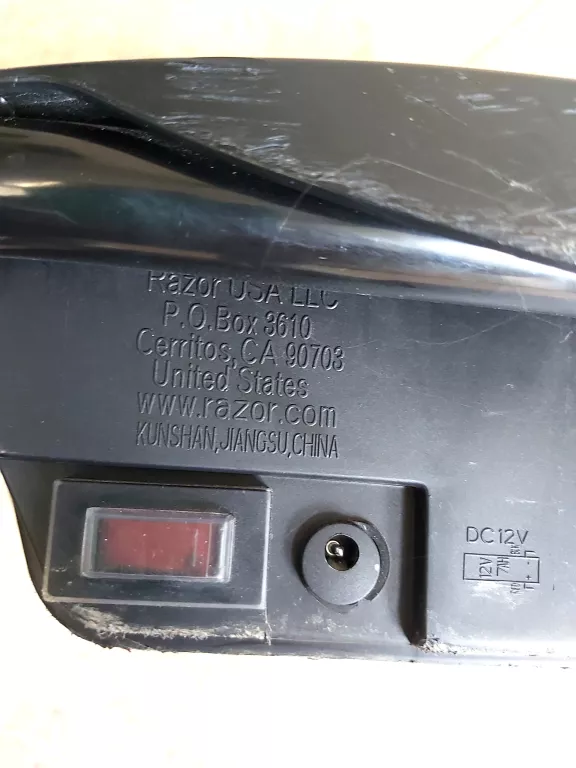 HULAJNOGA ELEKTRYCZNA RAZOR POWER CORE E90 12V