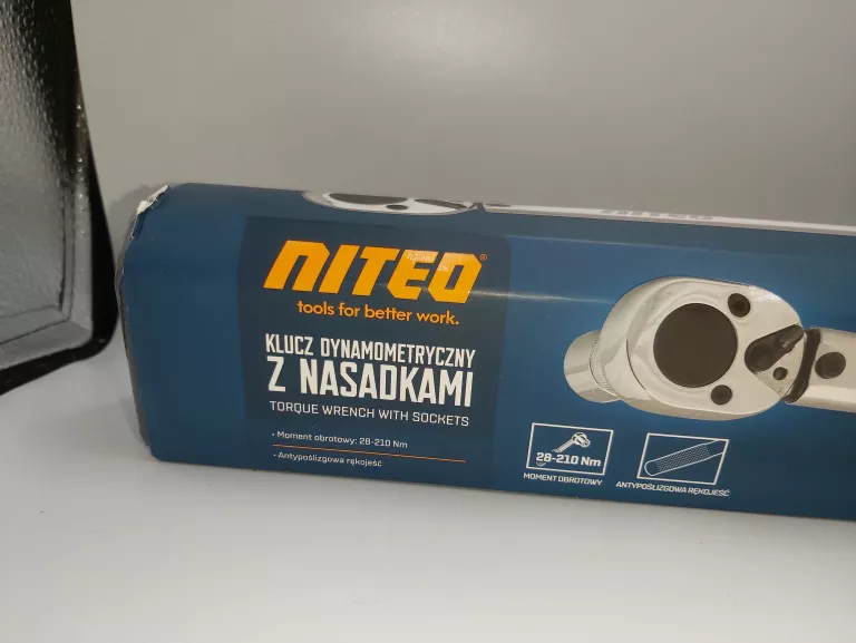 KLUCZ DYNAMOMETRYCZNY Z NASADKAMI NITEO KOMPLET