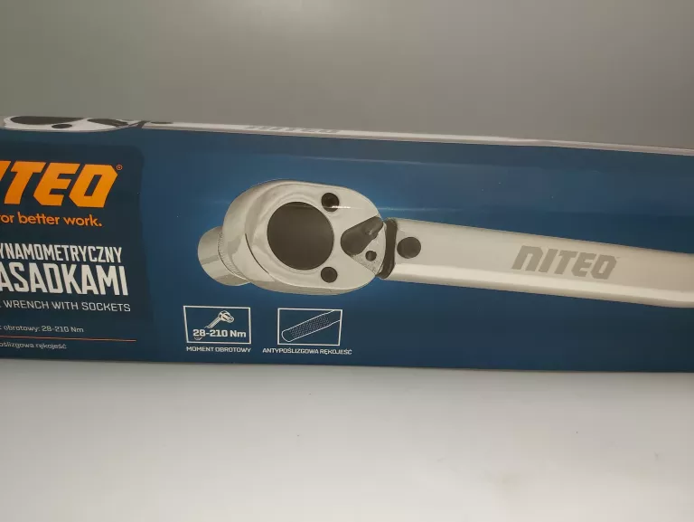 KLUCZ DYNAMOMETRYCZNY Z NASADKAMI NITEO KOMPLET