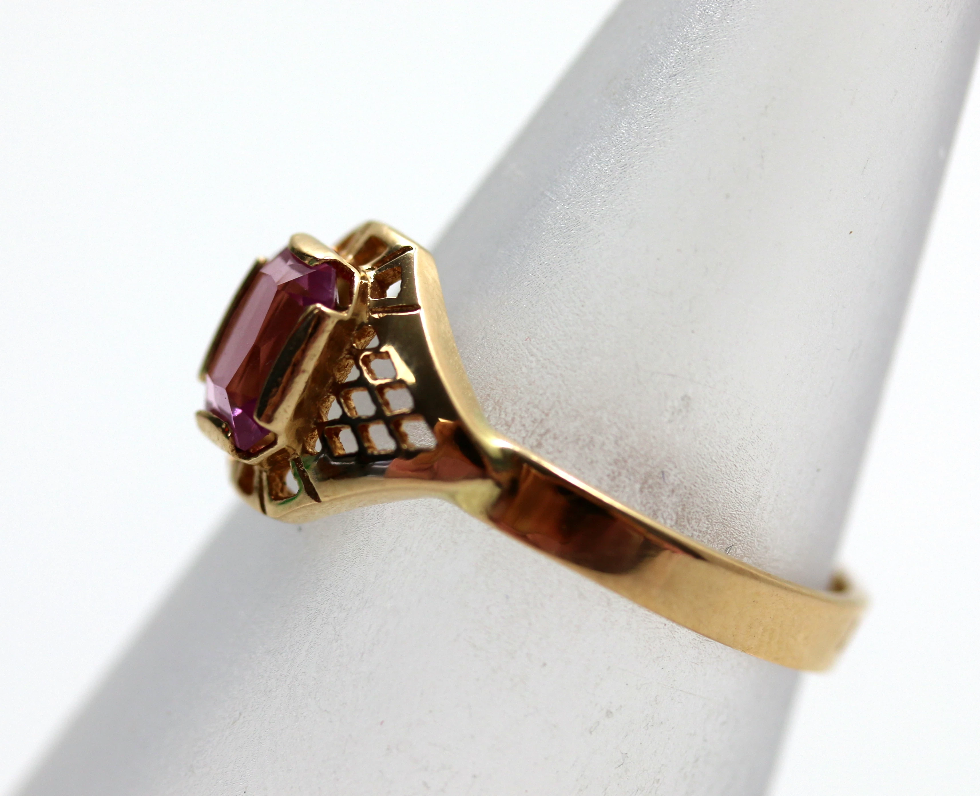 zloty-pierscionek-p585-w299-r19-kolor-dominujacy-zloty