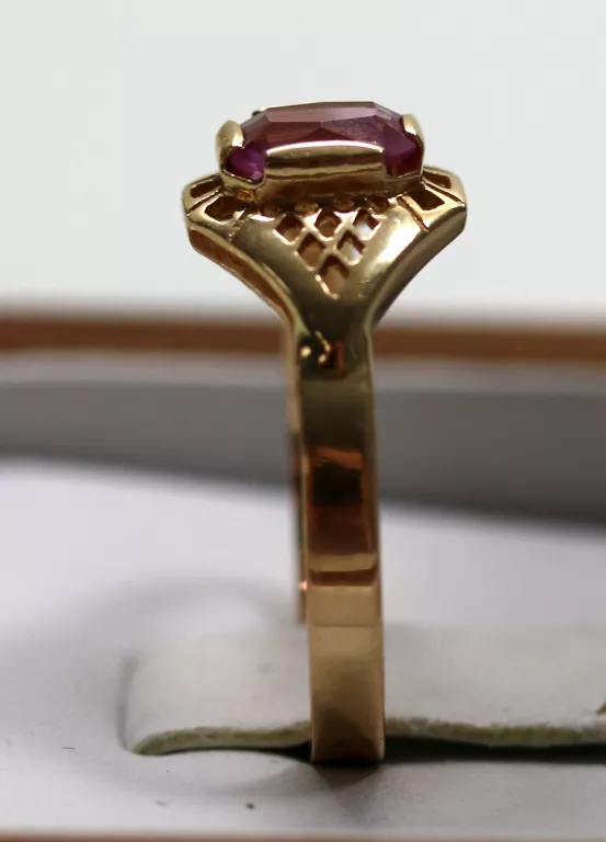 zloty-pierscionek-p585-w299-r19-rodzaj-wyrob-jubilerski