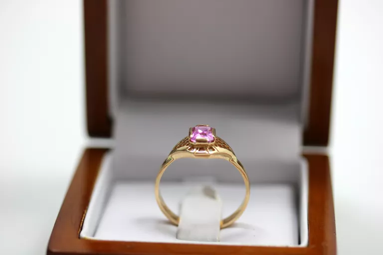 zloty-pierscionek-p585-w299-r19-stan-uzywany