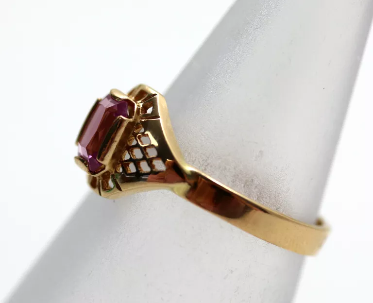 zloty-pierscionek-p585-w299-r19-kolor-dominujacy-zloty