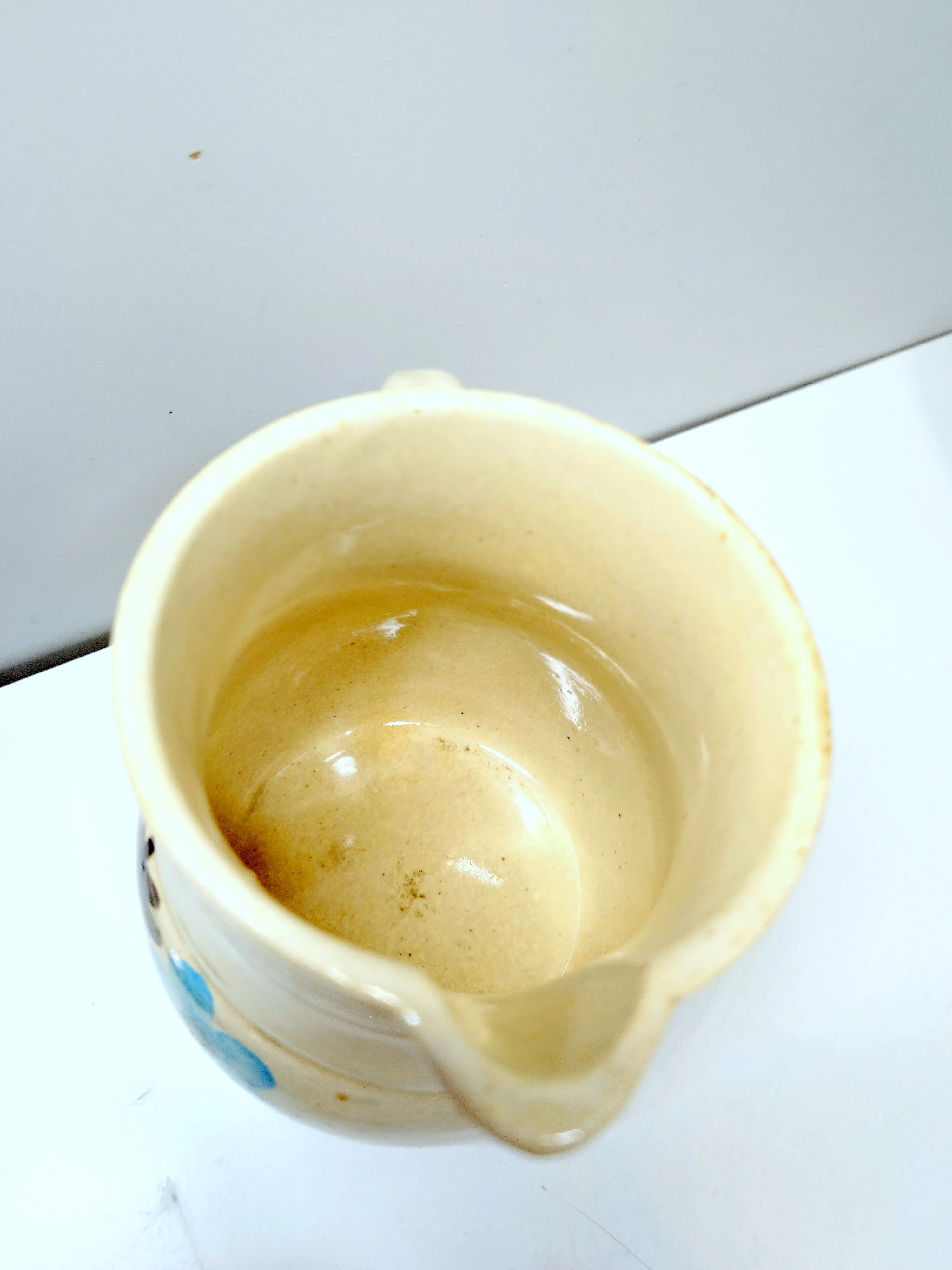 zestaw-dzbanek-i-wazon-niebieskie-kwiaty-bochnia-sygnatura-autora-projektanta-producenta-sygnatura-marki-wytworni