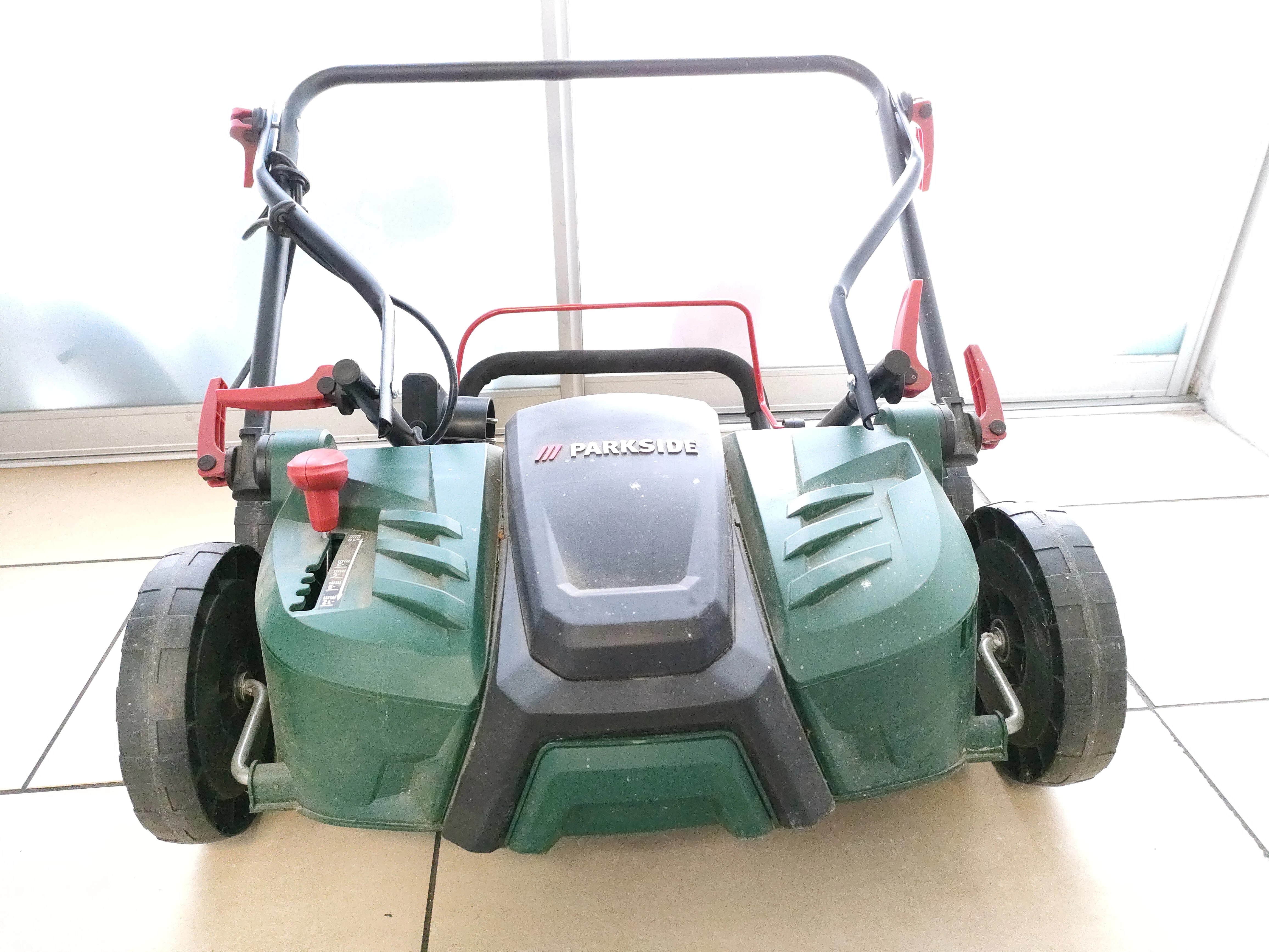 parkside-elektryczny-wertykulator-i-aerator-plv-stan-uzywany