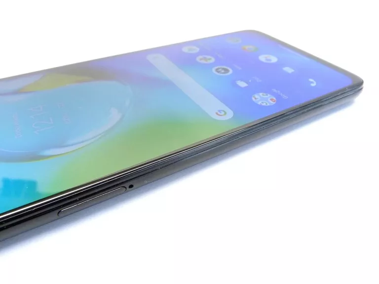 TELEFON MOTOROLA MOTO G8 4/64 GB KOMPLET