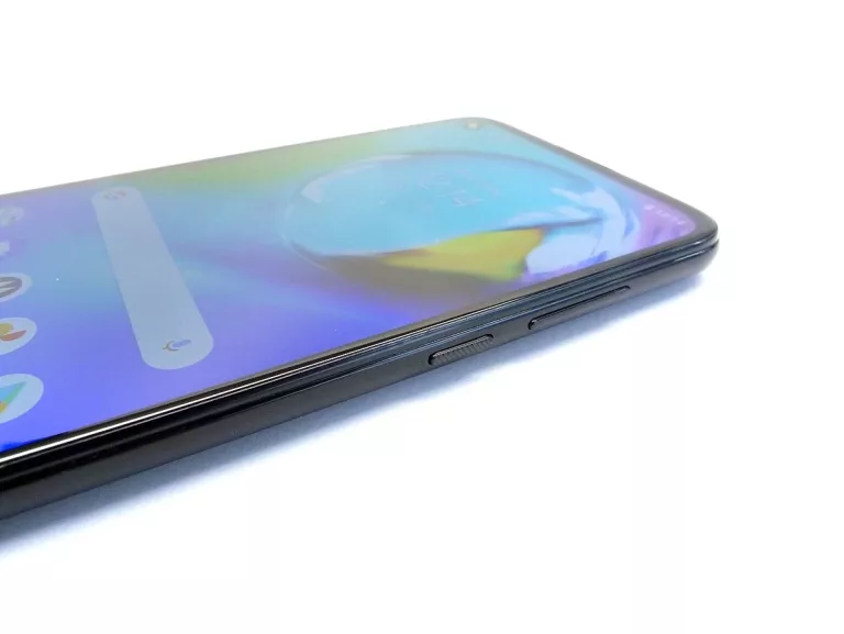 TELEFON MOTOROLA MOTO G8 4/64 GB KOMPLET