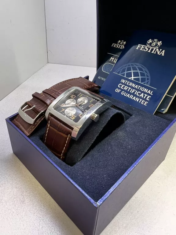 zegarek-festina-f-16235-funkcje-chronograf