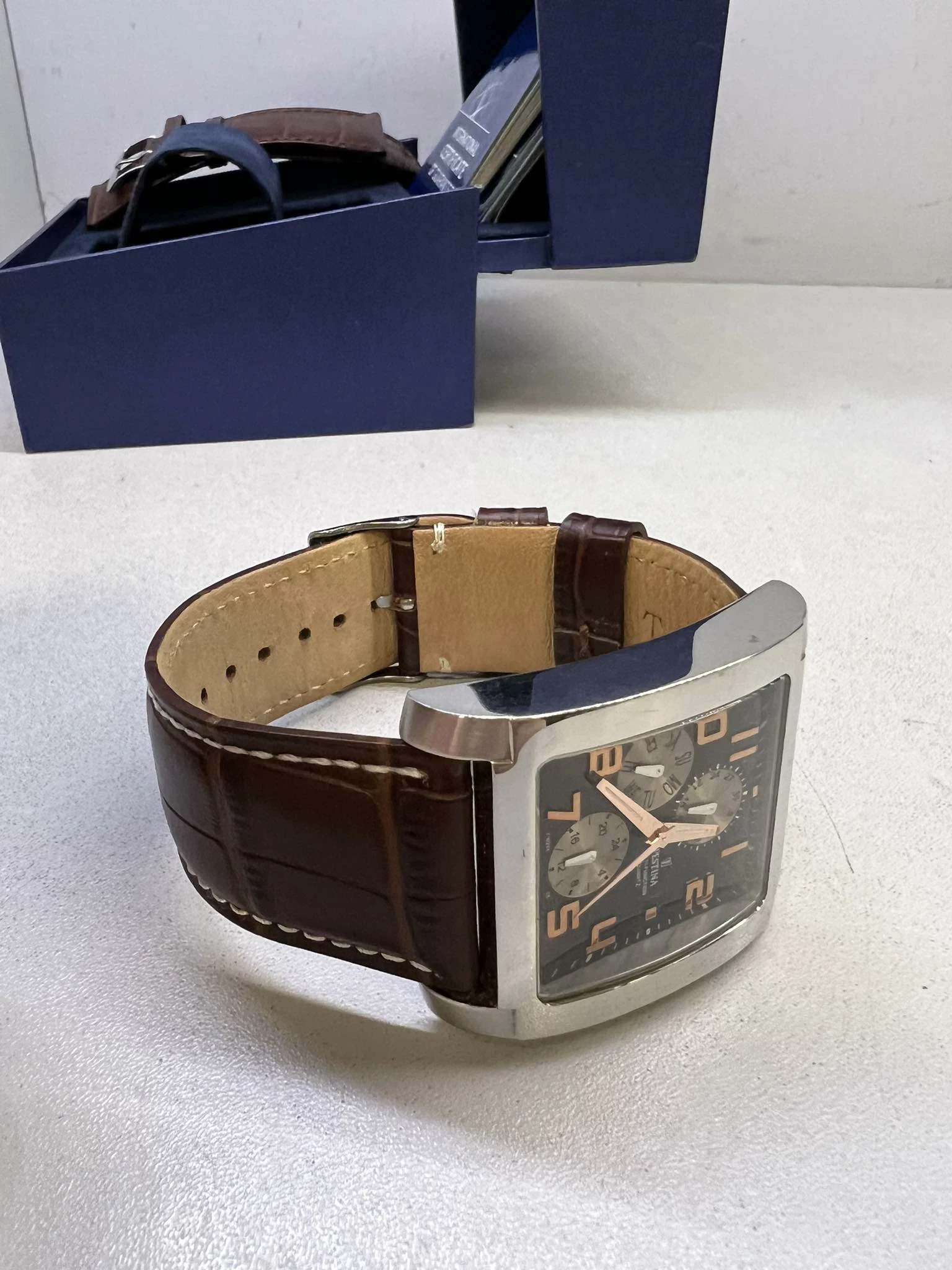 zegarek-festina-f-16235-mechanizm-kwarcowy