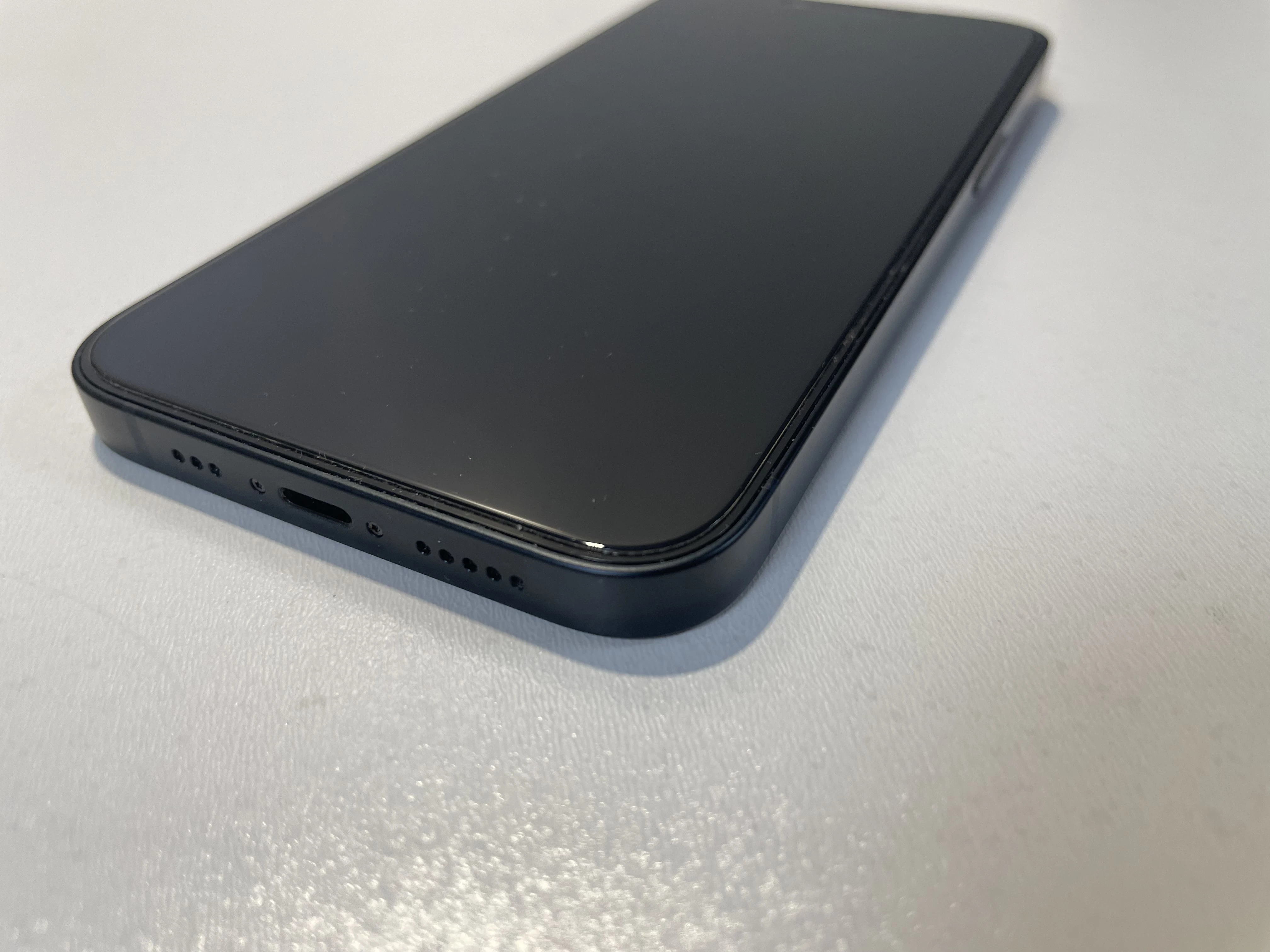 telefon-apple-iphone-13-128-gb-99-kon-okazja-kod-producenta-mlpf3pma