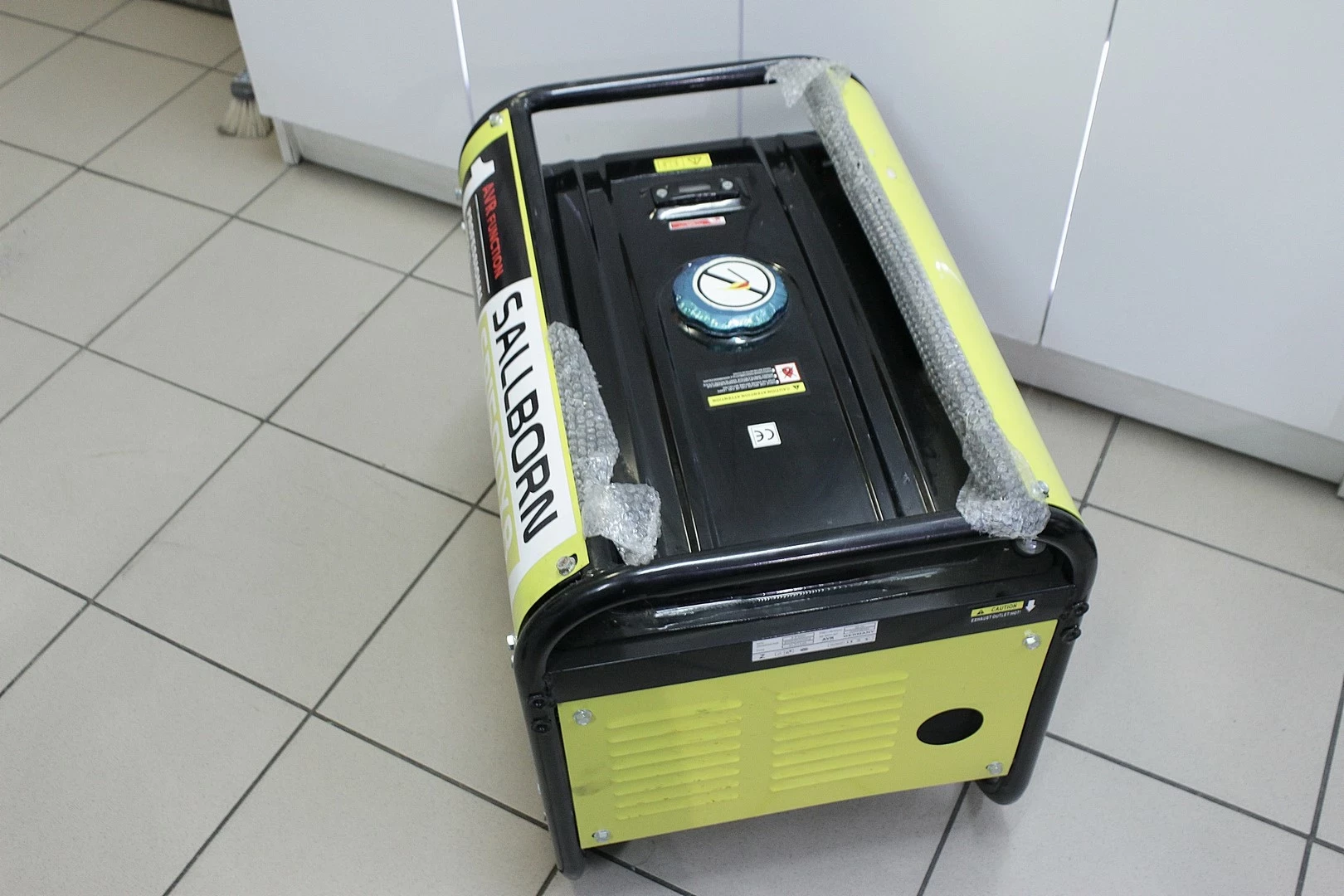 generator-pradotworczy-sallborn-sb1500x8-benzyna-rodzaj-paliwa-25050-2