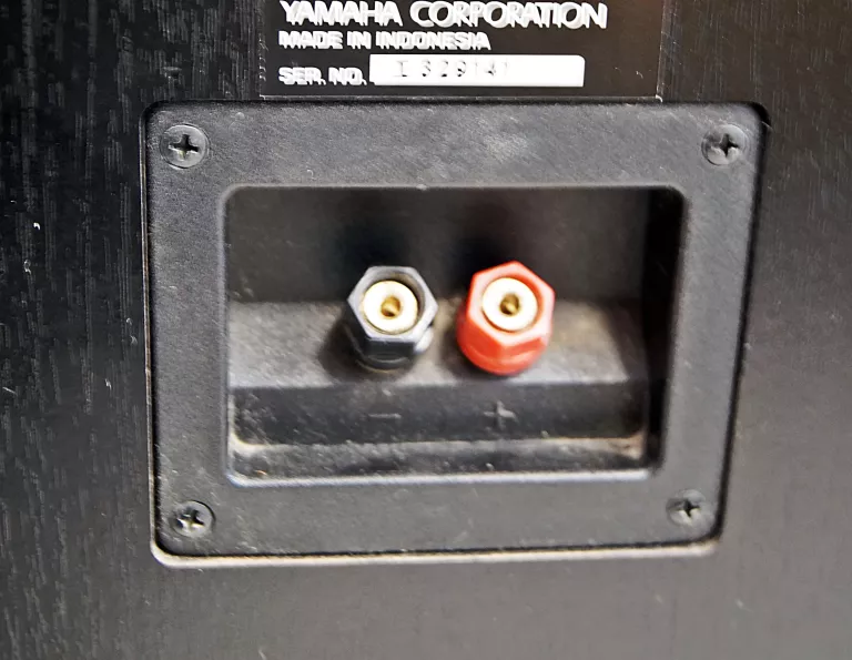 KOLUMNY YAMAHA NS-50F CZARNY