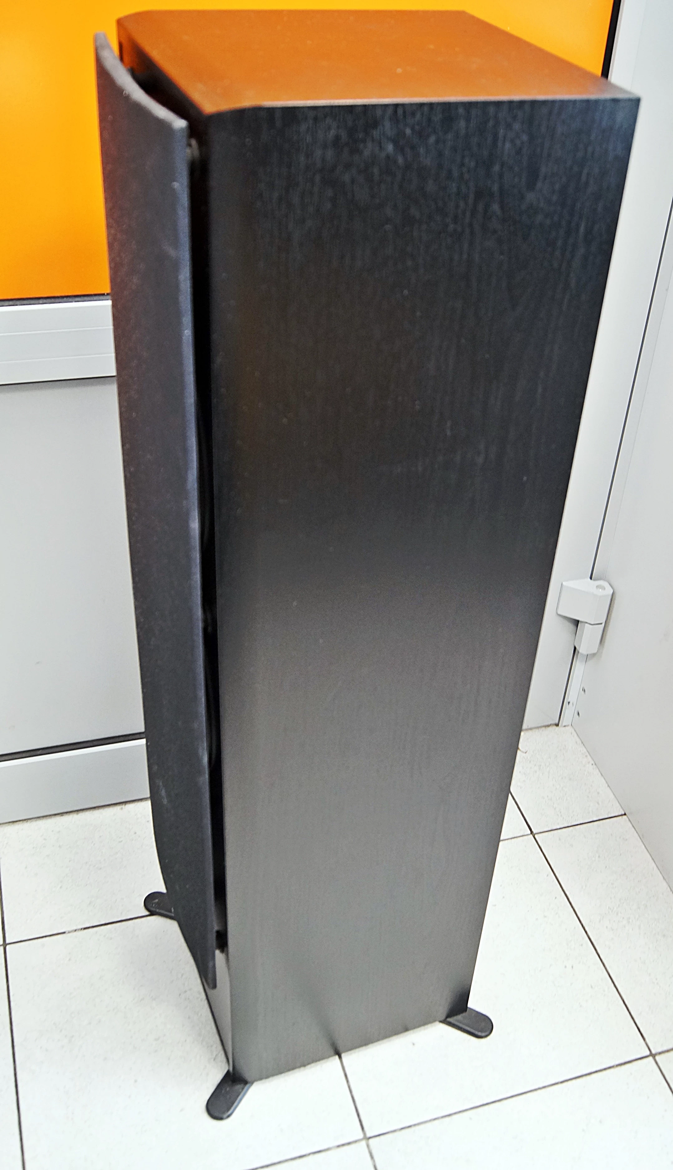 kolumny-yamaha-ns-50f-czarny-konstrukcja-trojdrozne