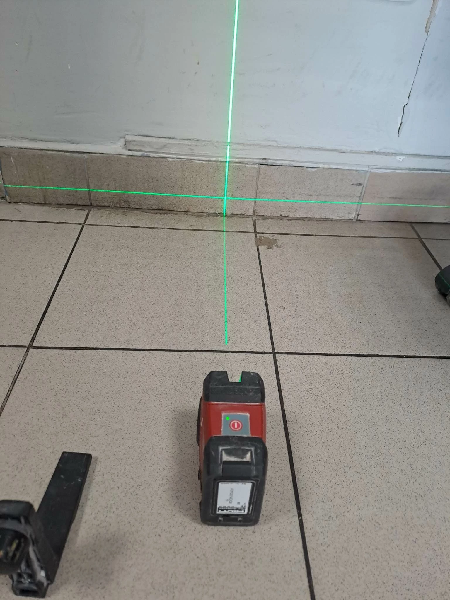 laser-krzyzowy-hilti-pm-2-lguchwyt-marka-hilti