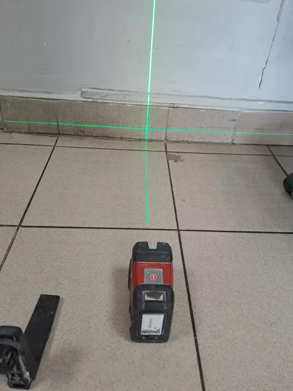 laser-krzyzowy-hilti-pm-2-lguchwyt-marka-hilti