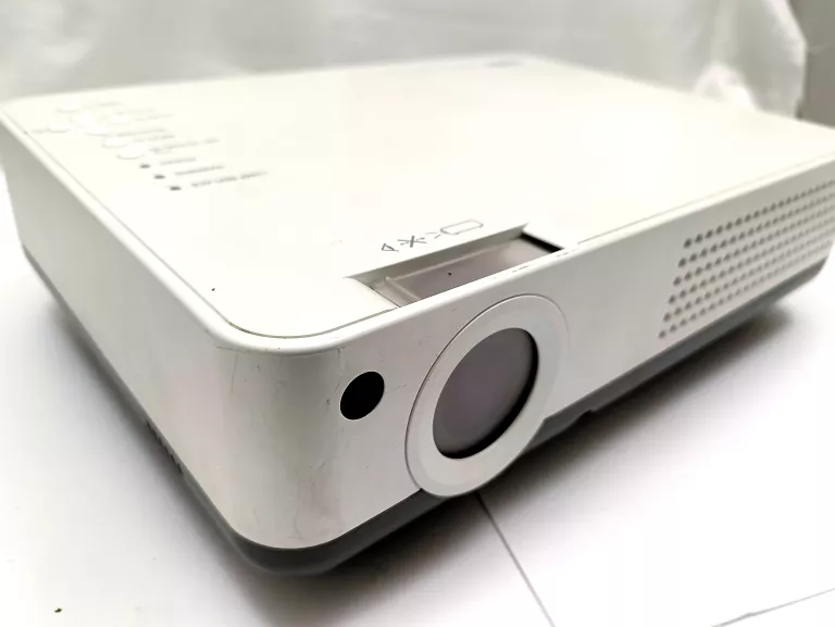 PROJEKTOR RZUTNIK SANYO PRO XTRA