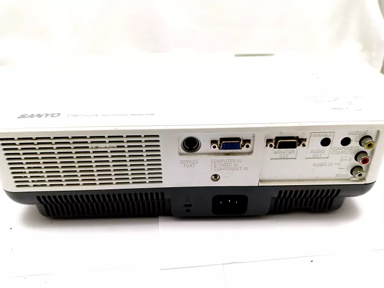 PROJEKTOR RZUTNIK SANYO PRO XTRA