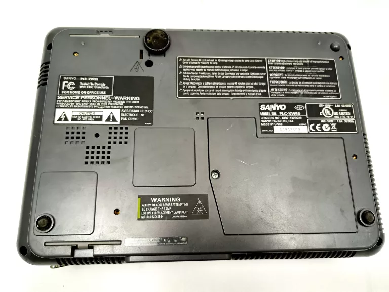 PROJEKTOR RZUTNIK SANYO PRO XTRA