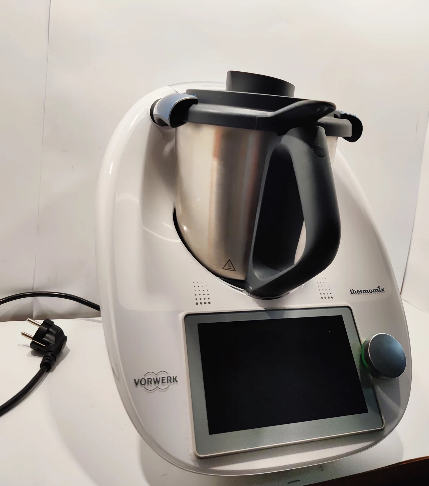 robot-kuchenny-vorwerk-thermomix-tm6-akcesoria-obroncow-pokoju-3-gubin