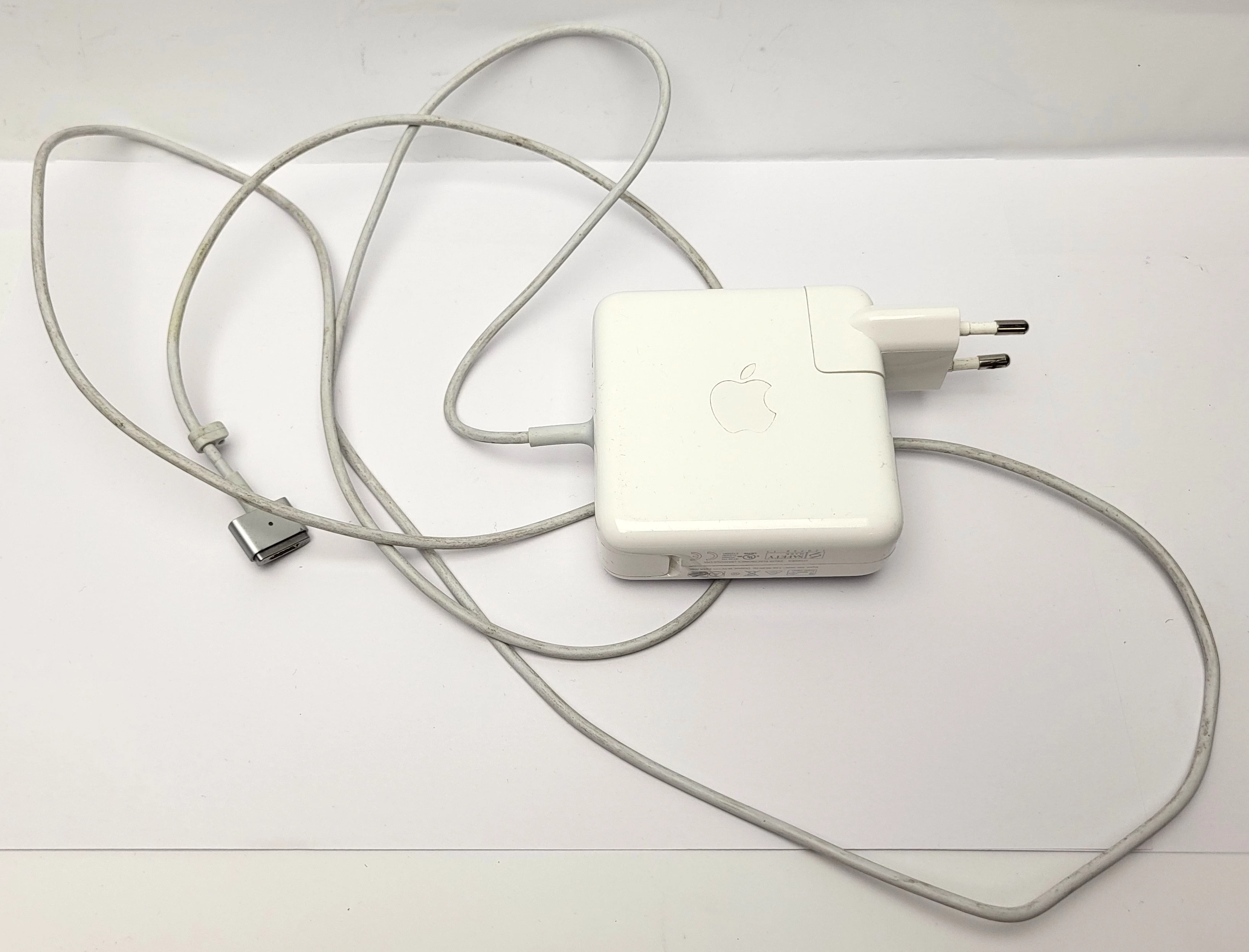 macbook-pro-a1502-i5-lad-karta-pamieci-256gb-stan-uzywany