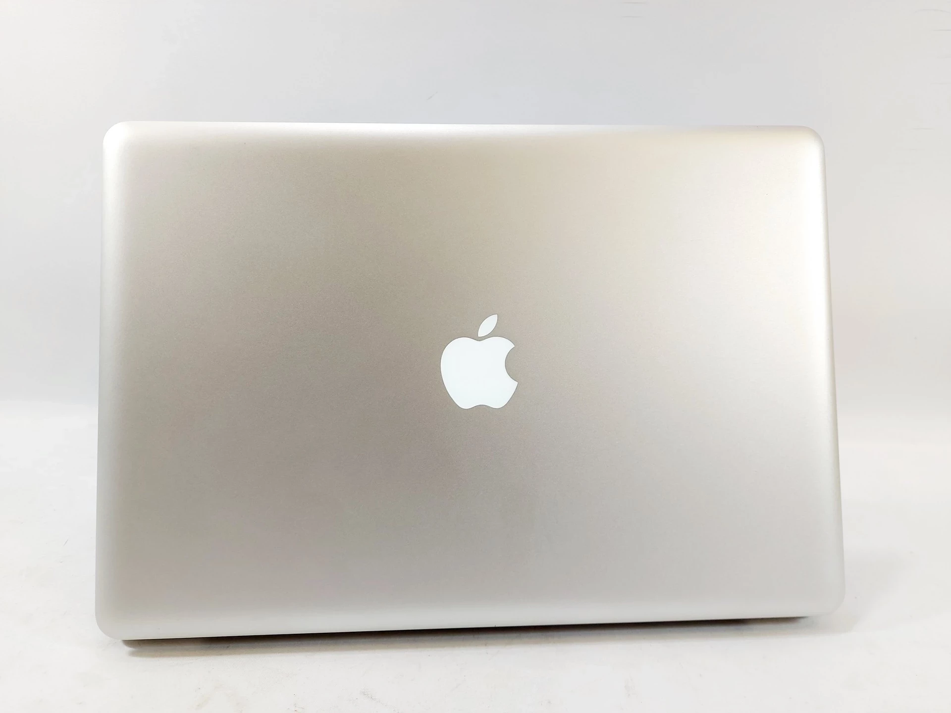 laptop-macbook-pro-a1286-mid-2010-500gb-opis-wielkosc-pamieci-ram-8-gb