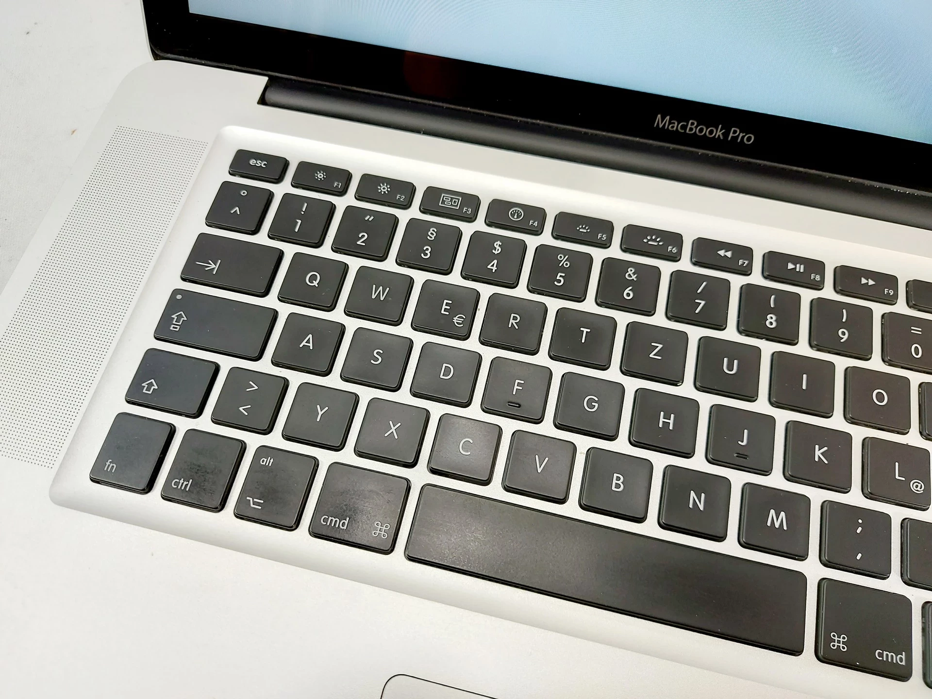 laptop-macbook-pro-a1286-mid-2010-500gb-opis-seria-procesora-intel-core-i5