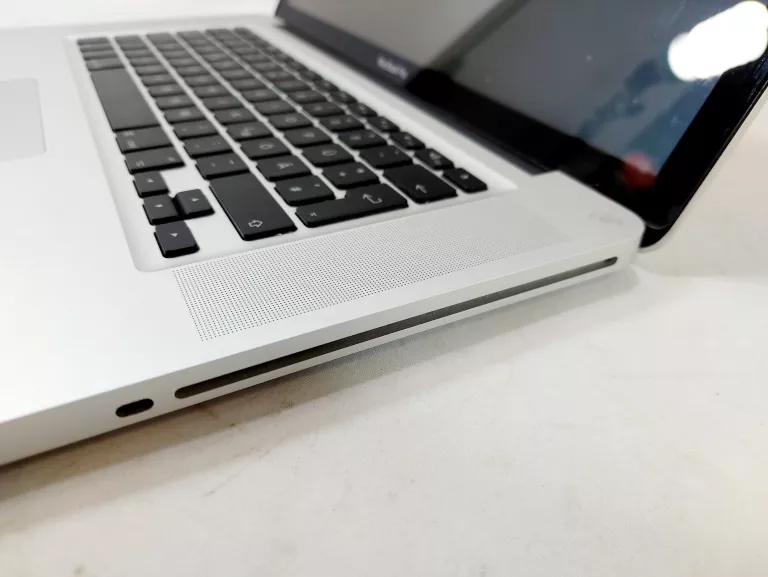 laptop-macbook-pro-a1286-mid-2010-500gb-opis-rozdzielczosc-px-1440-x-900
