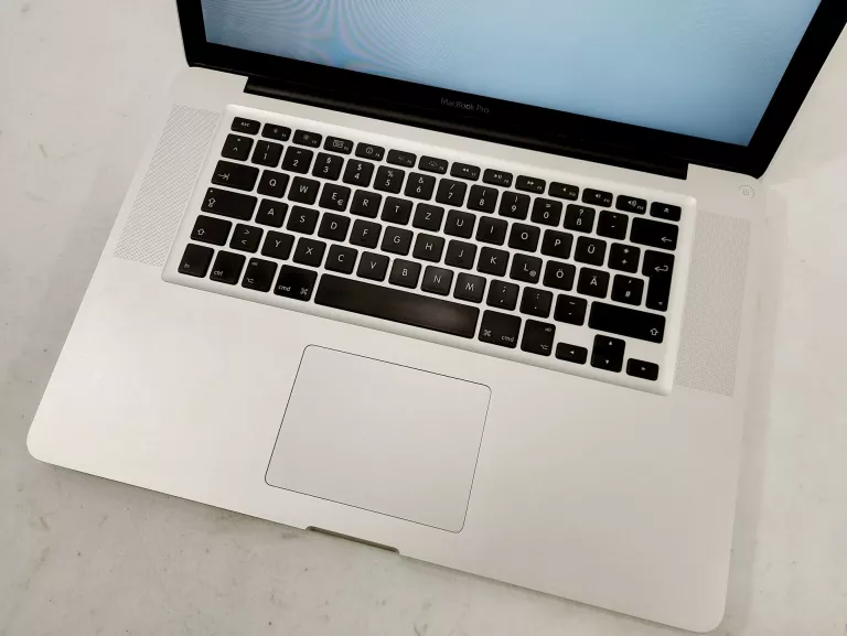 laptop-macbook-pro-a1286-mid-2010-500gb-opis-stan-uszkodzony