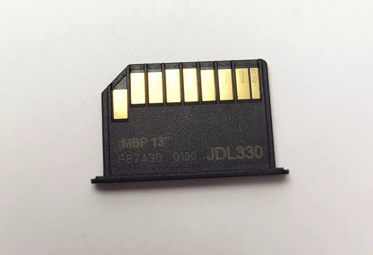 macbook-pro-a1502-i5-lad-karta-pamieci-256gb-system-operacyjny-mac-os