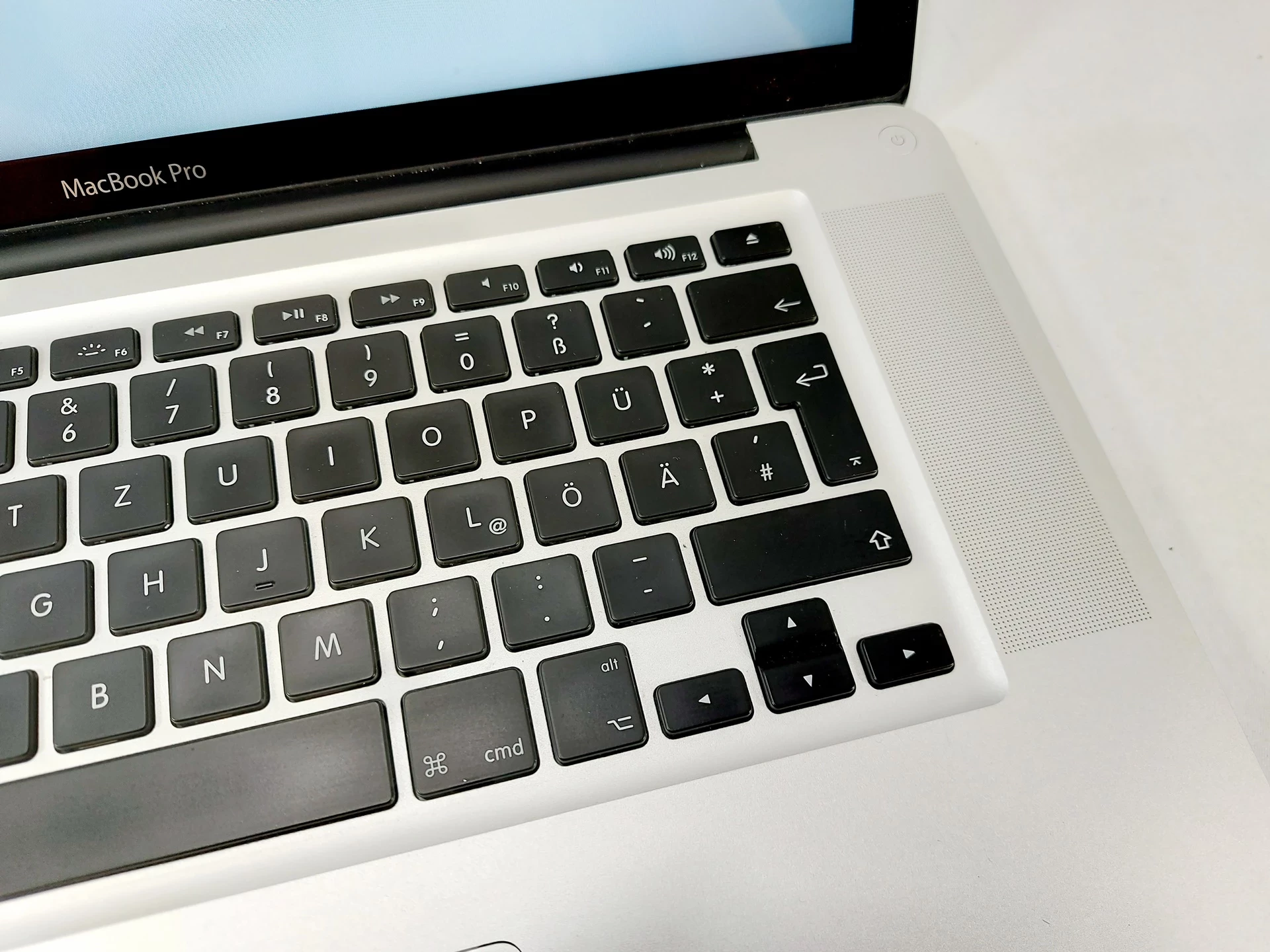 laptop-macbook-pro-a1286-mid-2010-500gb-opis-liczba-rdzeni-procesora-2