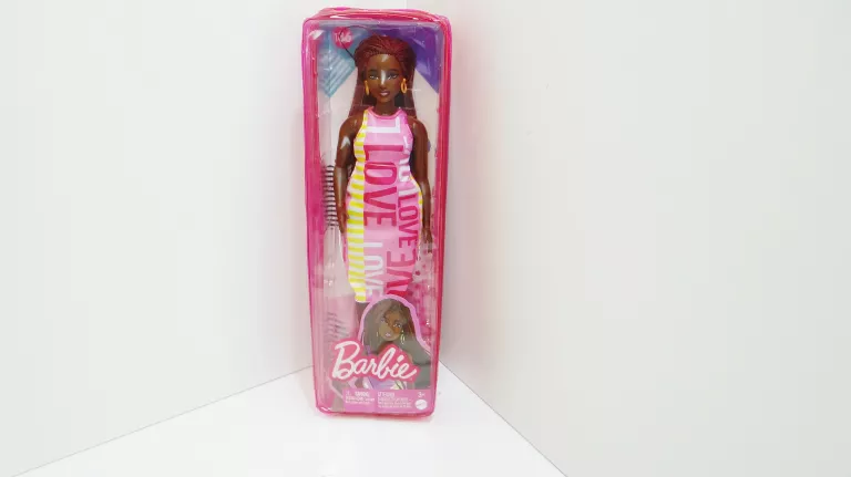 BARBIE FASHIONISTAS HBV18