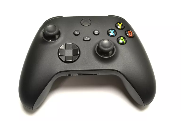 KONSOLA XBOX SERIES X 1TB + KOMPLET OKAZJA
