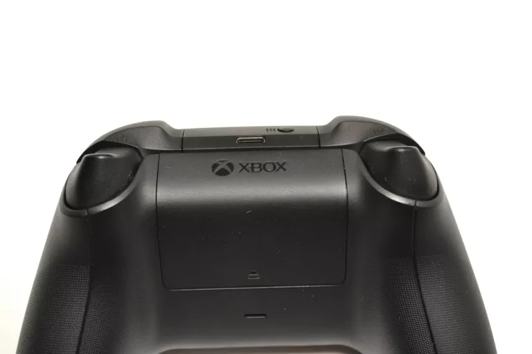 KONSOLA XBOX SERIES X 1TB + KOMPLET OKAZJA