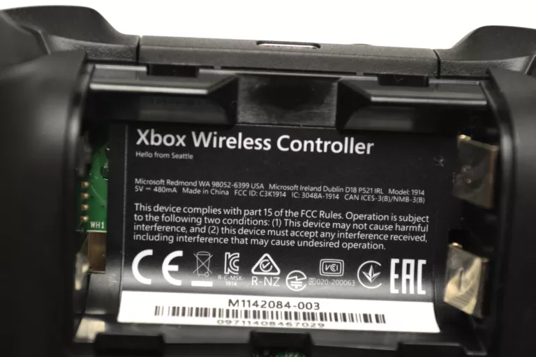 KONSOLA XBOX SERIES X 1TB + KOMPLET OKAZJA