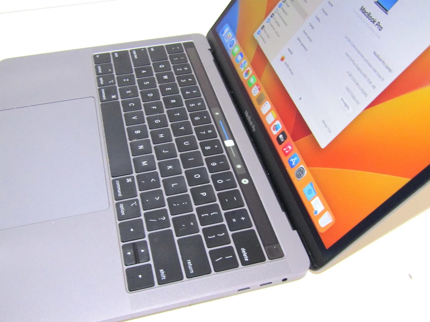 macbook-pro-13-2019-i5-256-ssd-seria-procesora-4366-20