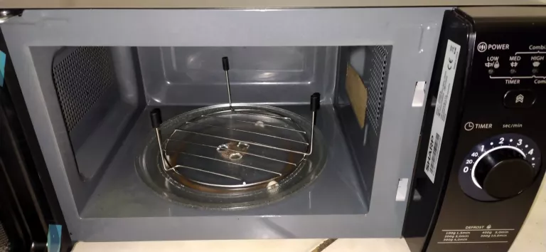 KUCHENKA MIKROFALOWA SHARP YC-GG02E