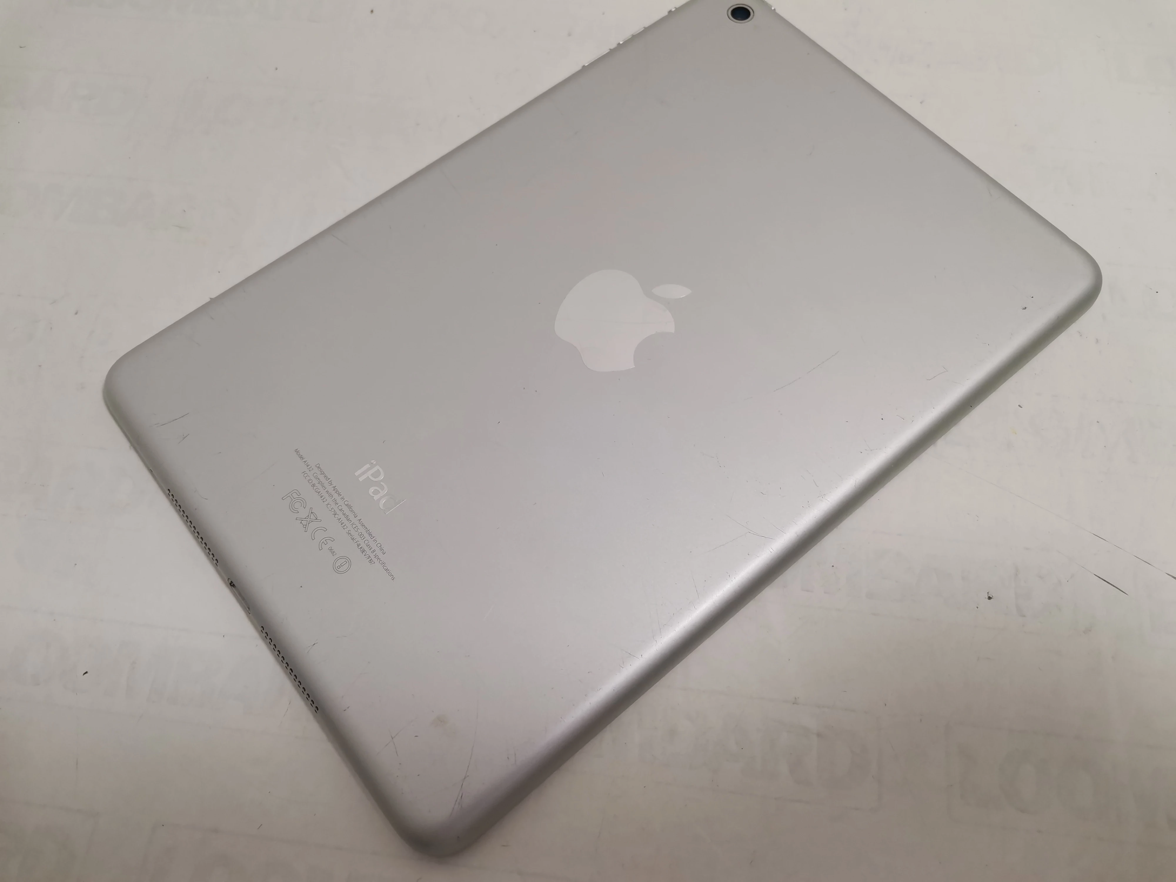 tablet-apple-ipad-mini-32gb-md532fda-pekniecie-ean-gtin-0885909813711