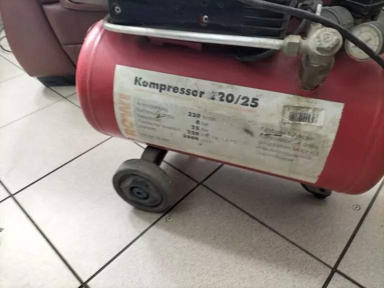 KOMPRESOR OLEJOWY ROWI 220/25