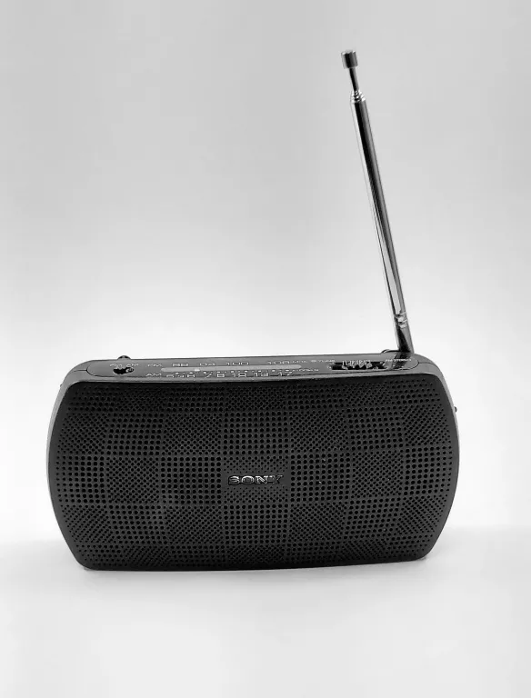 RADIO PRZENOŚNE SONY SRF 18