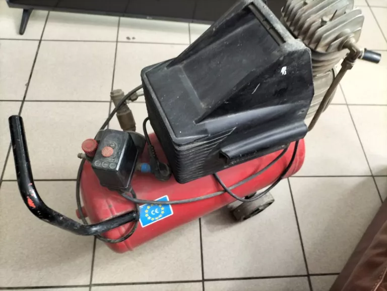 KOMPRESOR OLEJOWY ROWI 220/25