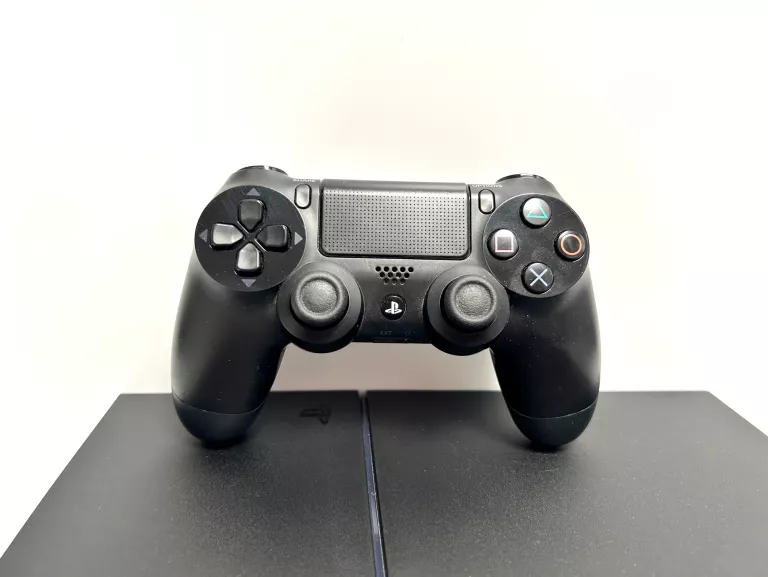 KONSOLA PS4 500GB PAD + WIEDŹMIN