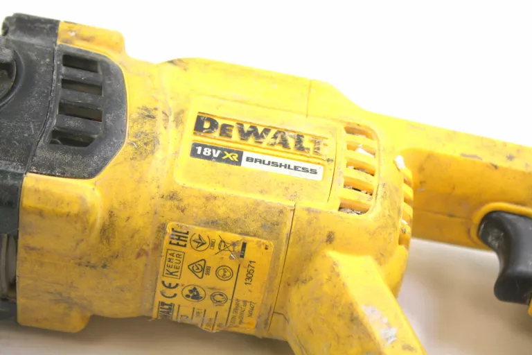 MŁOTOWIERTARKA DEWALT DCH133